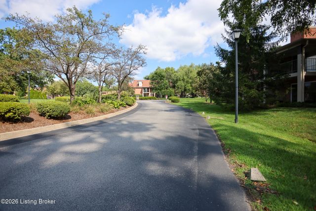 103 Forest Park Rd, Louisville, KY 40223
