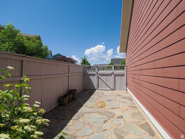 5167 W BOWSTRING WAY, South Jordan, UT 84009