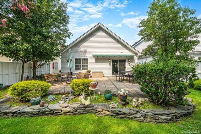 63 Madison Circle, Middle Island, NY 11953