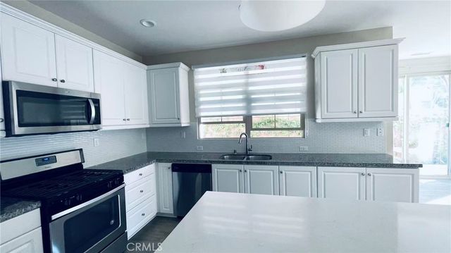 140 Parkwood, Irvine, CA 92620