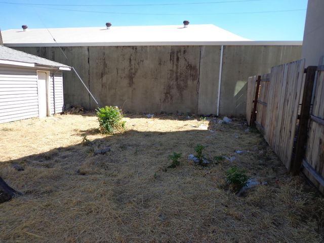 910 Calvados Ave, Sacramento, CA 95815