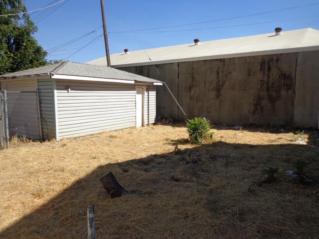 910 Calvados Ave, Sacramento, CA 95815
