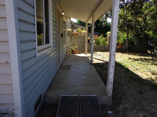 910 Calvados Ave, Sacramento, CA 95815