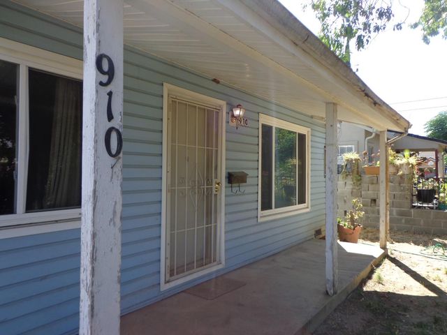 910 Calvados Ave, Sacramento, CA 95815