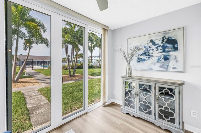 4715 BAY STREET NE 135, St Petersburg, FL 33703