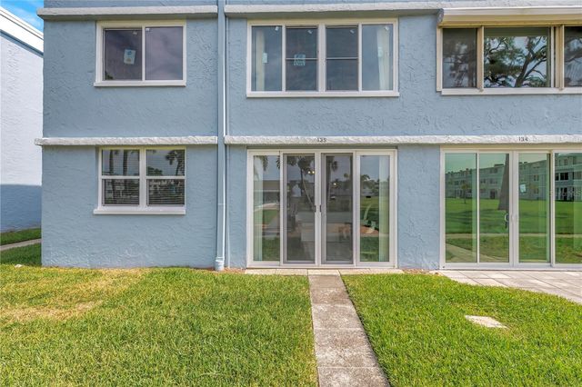 4715 BAY STREET NE 135, St Petersburg, FL 33703