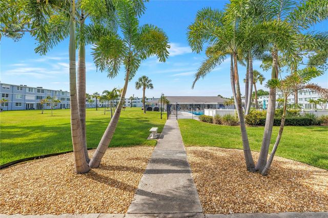 4715 BAY STREET NE 135, St Petersburg, FL 33703