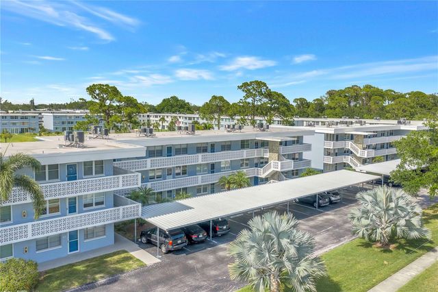 4715 BAY STREET NE 135, St Petersburg, FL 33703