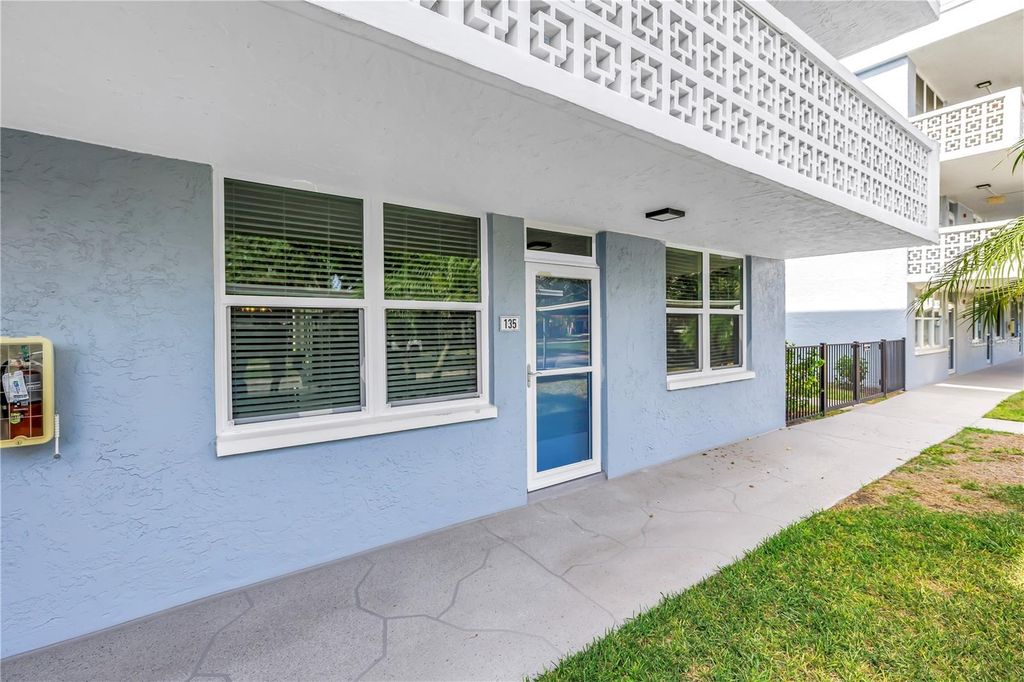 4715 BAY STREET NE 135, St Petersburg, FL 33703