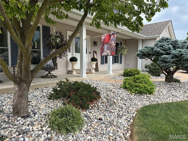 88 James River Court, St Charles, MO 63304
