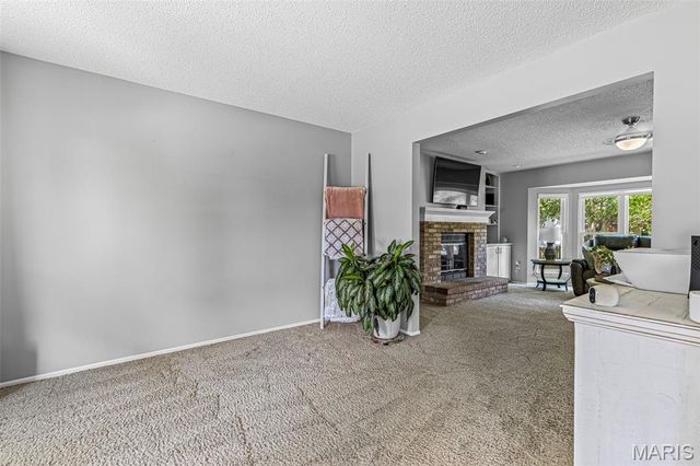 88 James River Court, St Charles, MO 63304