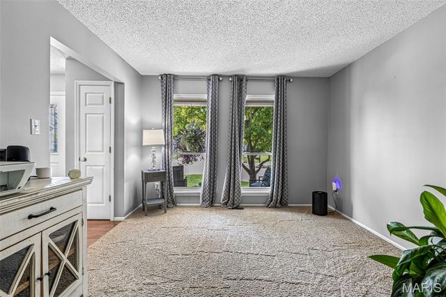 88 James River Court, St Charles, MO 63304