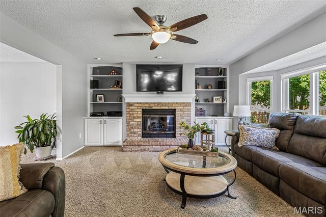88 James River Court, St Charles, MO 63304