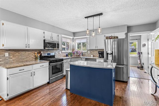 88 James River Court, St Charles, MO 63304