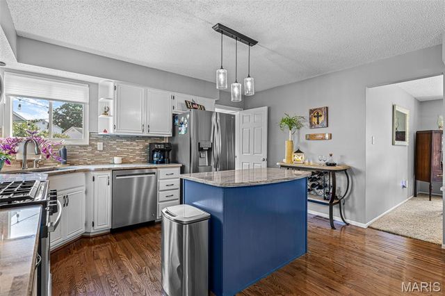 88 James River Court, St Charles, MO 63304