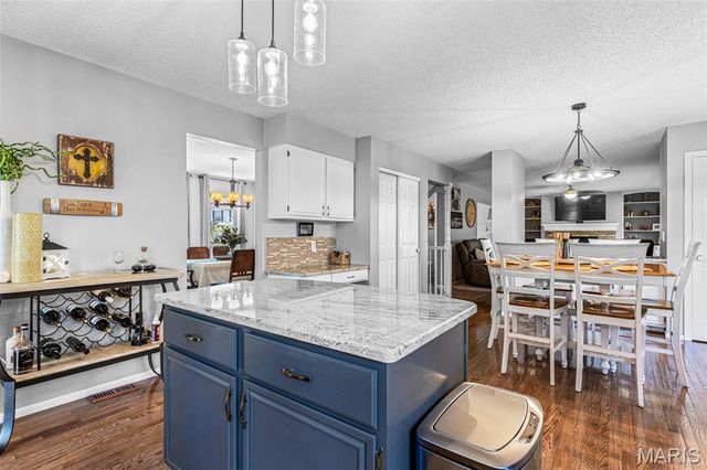 88 James River Court, St Charles, MO 63304