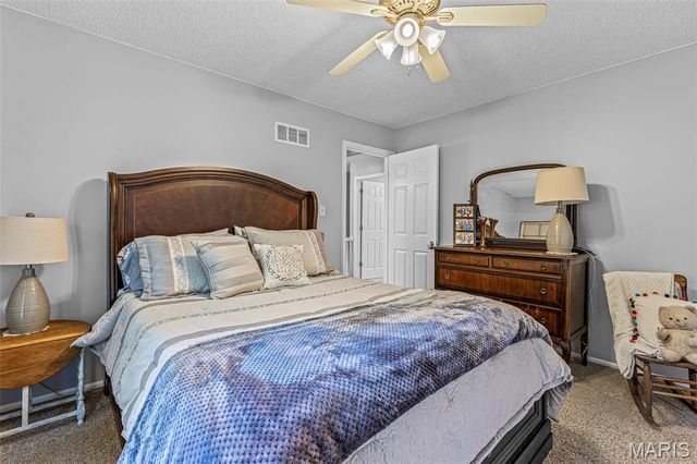 88 James River Court, St Charles, MO 63304