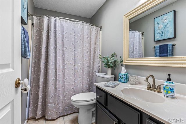 88 James River Court, St Charles, MO 63304