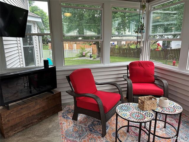 88 James River Court, St Charles, MO 63304
