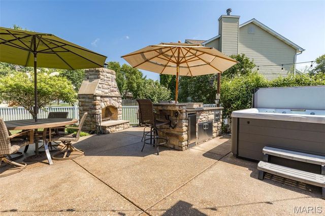 88 James River Court, St Charles, MO 63304