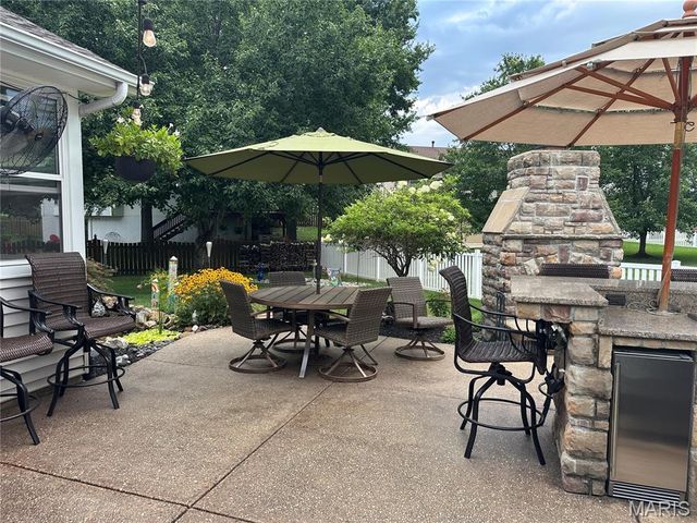 88 James River Court, St Charles, MO 63304