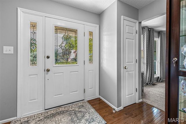 88 James River Court, St Charles, MO 63304