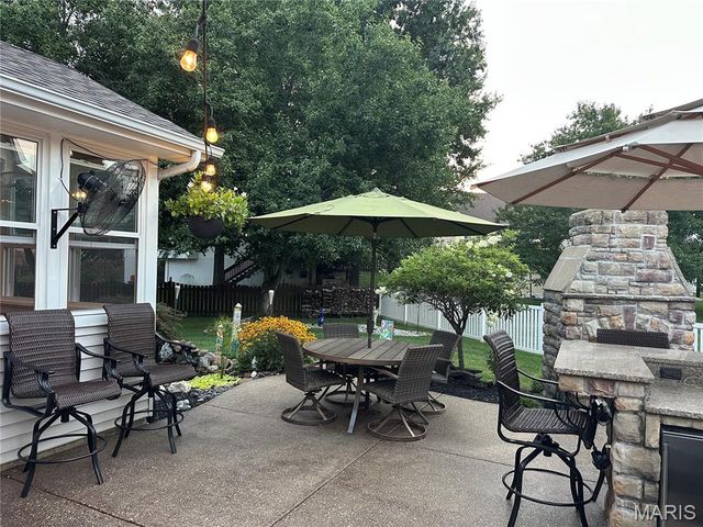 88 James River Court, St Charles, MO 63304