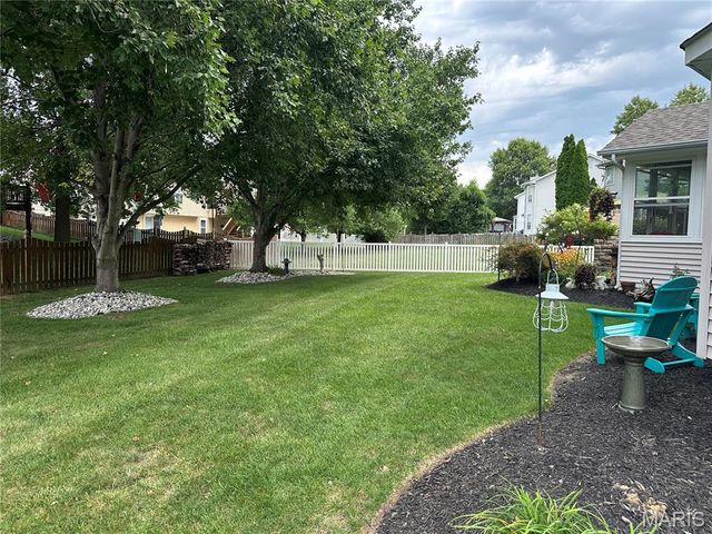 88 James River Court, St Charles, MO 63304