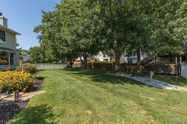 88 James River Court, St Charles, MO 63304
