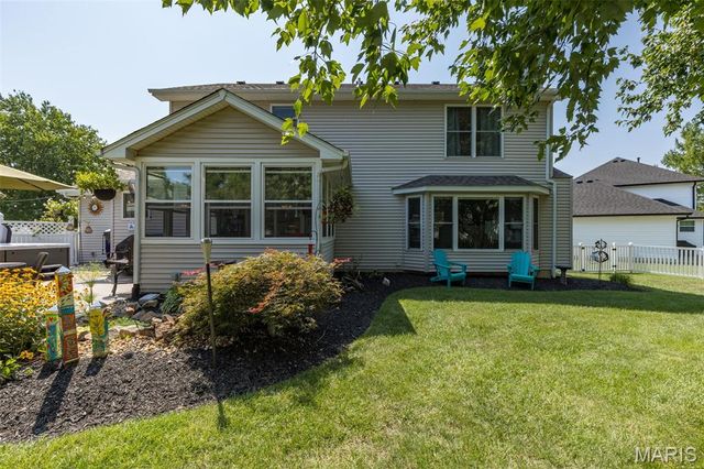 88 James River Court, St Charles, MO 63304