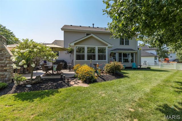 88 James River Court, St Charles, MO 63304