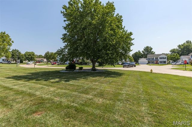 88 James River Court, St Charles, MO 63304