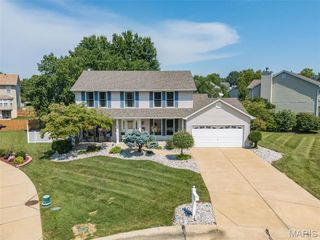 88 James River Court, St Charles, MO 63304