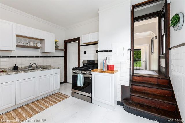 3412 Field Street, Detroit, MI 48214