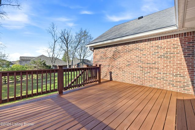 1912 Prestwick Dr, La Grange, KY 40031