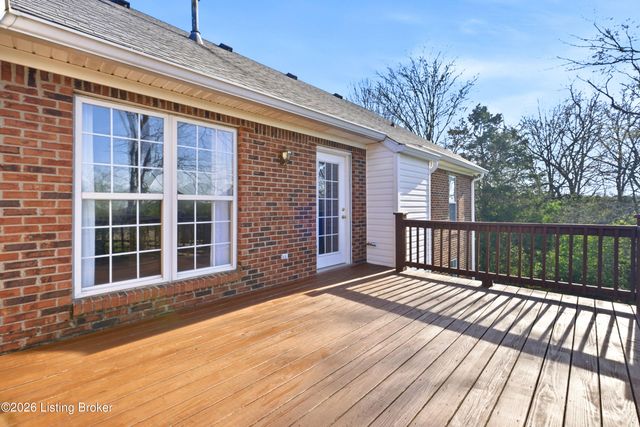 1912 Prestwick Dr, La Grange, KY 40031