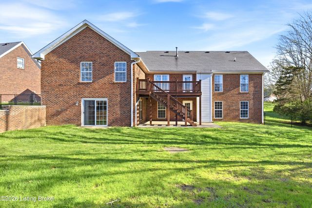 1912 Prestwick Dr, La Grange, KY 40031