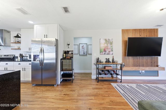 1516 12TH Avenue N, Jacksonville Beach, FL 32250