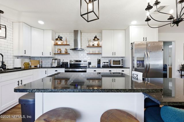 1516 12TH Avenue N, Jacksonville Beach, FL 32250