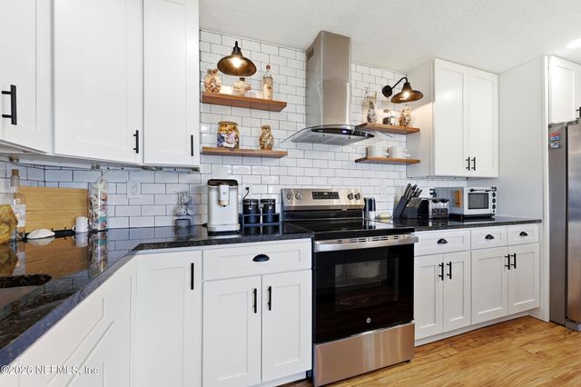 1516 12TH Avenue N, Jacksonville Beach, FL 32250