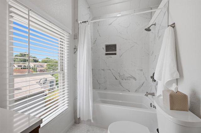353 N Oliver, Wichita, KS 67208