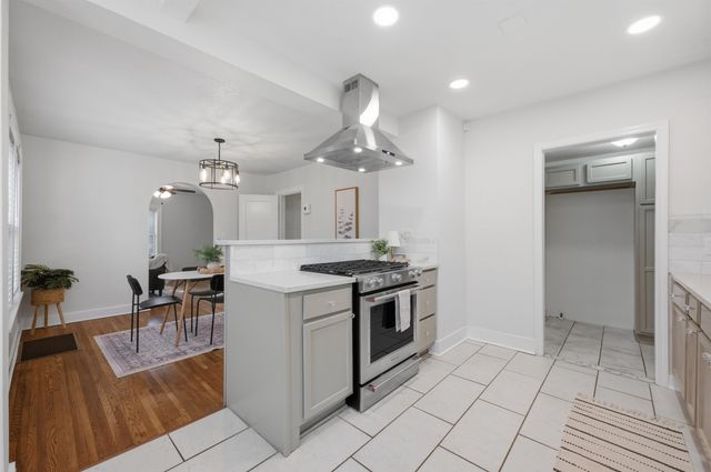 353 N Oliver, Wichita, KS 67208