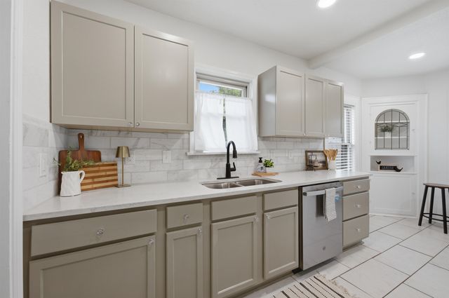 353 N Oliver, Wichita, KS 67208