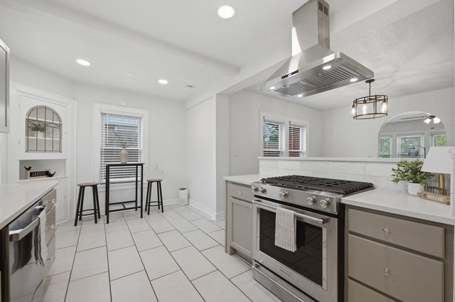 353 N Oliver, Wichita, KS 67208