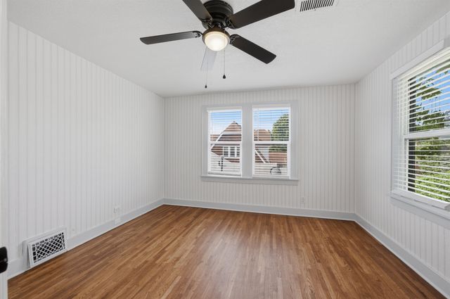 353 N Oliver, Wichita, KS 67208