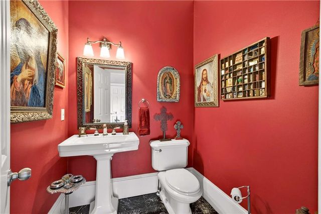 2075 River Falls Drive, Roswell, GA 30076