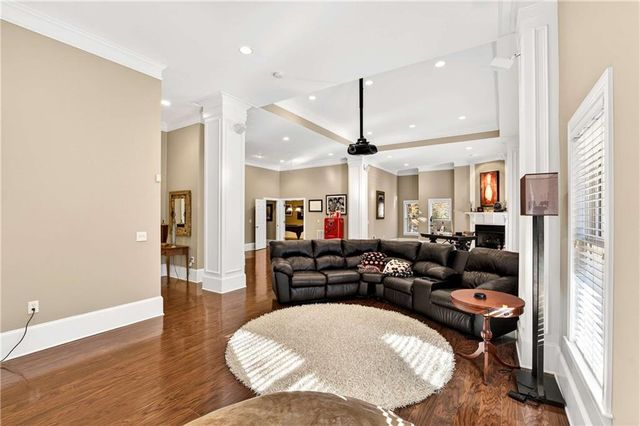 2075 River Falls Drive, Roswell, GA 30076