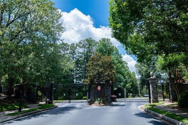 2075 River Falls Drive, Roswell, GA 30076