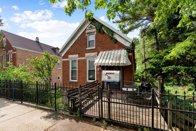 2421 W 21st Place, Chicago, IL 60608