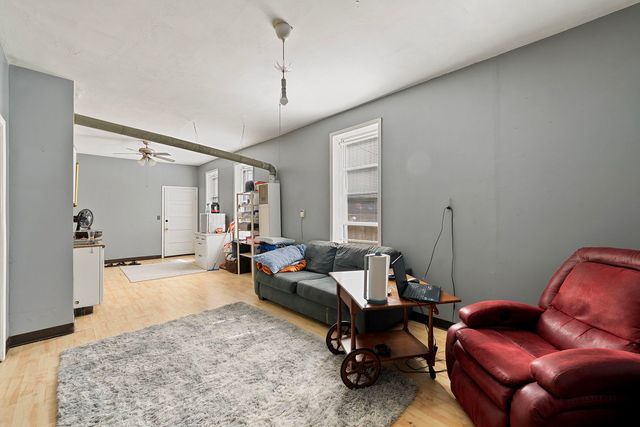 2421 W 21st Place, Chicago, IL 60608